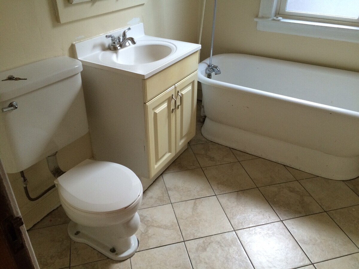 Photo - (6923) Cristian Luput Unit 6923 #2