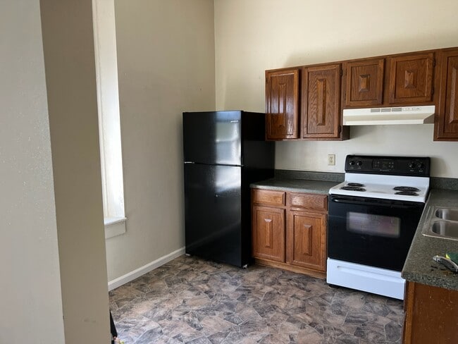 Building Photo - Wilton Flats Unit G