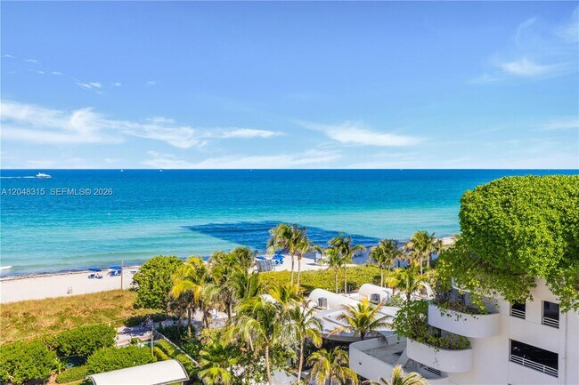 6423 Collins Ave Unidad 703