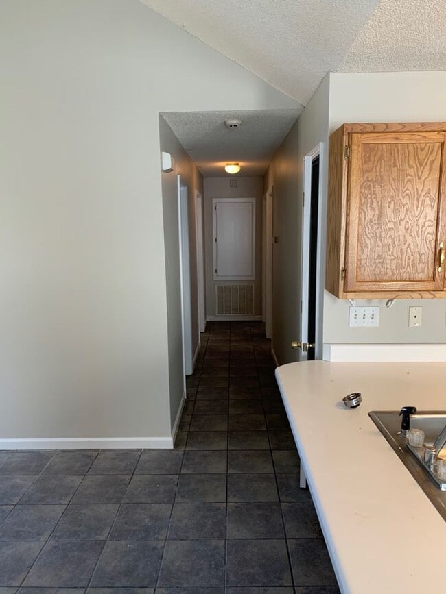 Photo - 3 bed 3 bath house! Water and Internet included!!