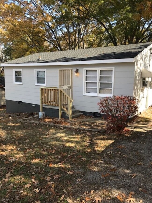 3 Bedroom 1 Bathroom Single Family Home! A... - 3 Bedroom 1 Bathroom Single Family Home! A...