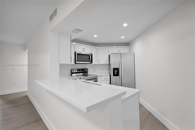 Photo - 9715 Fontainebleau Blvd Unidad E108
