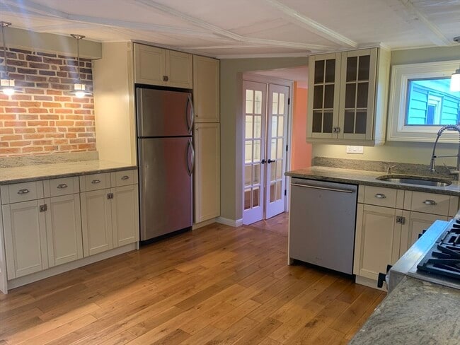 Building Photo - 10 Salem St Ave Unit 2