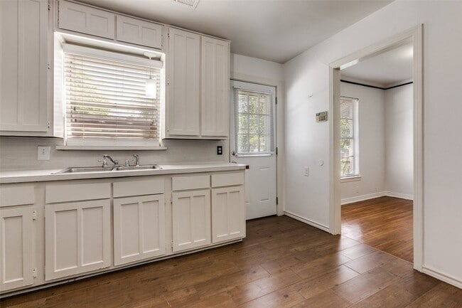Photo - 2140 Montalba Ave