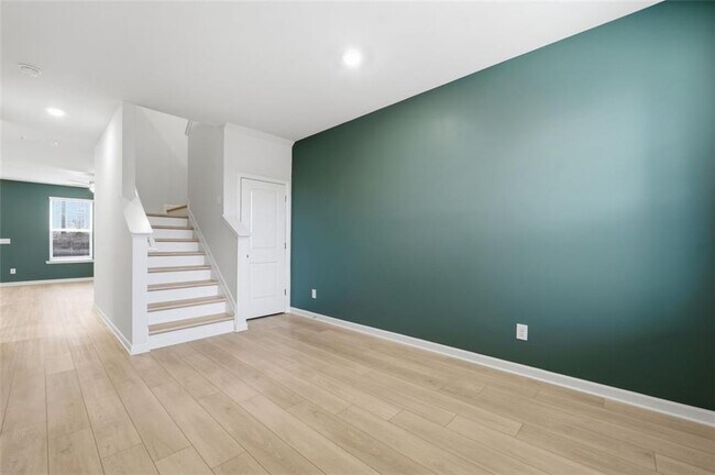 Photo - 208 Filer Dr