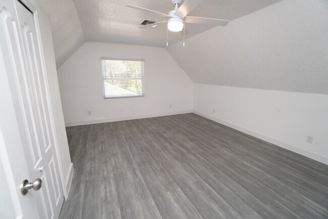 Photo - 546 NE 43rd Ct