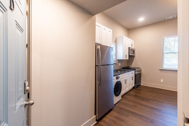Photo - $500 OFF March Rent! Stylish Upstairs 1BR in Historic District