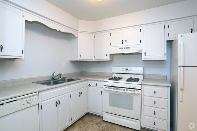 1BR, 1BA - Kitchen