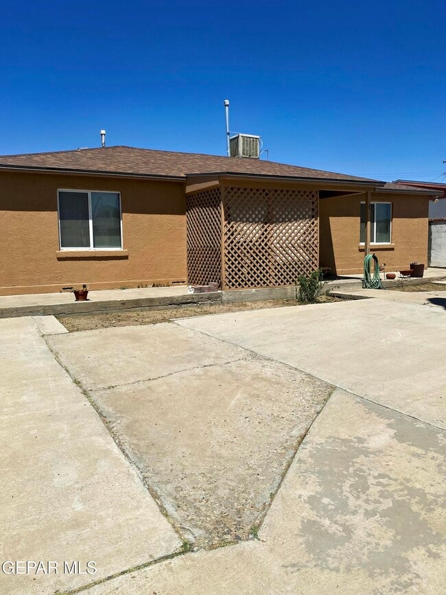 Photo - 7623 Corozal Dr House