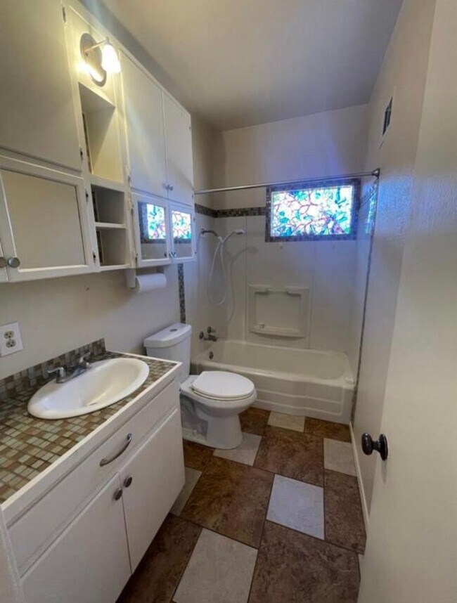 Photo - 3 Bed 1 Bath in Clapp Park