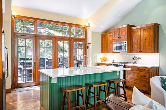 Photo - 738 Skyline Dr