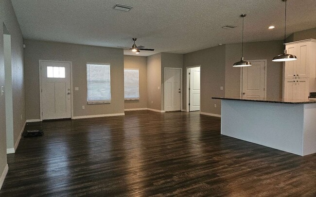 Photo - 160 SW Ivy Glen