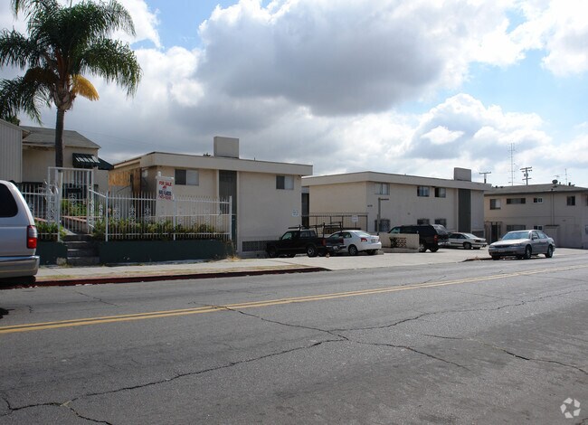 Photo - 4079 Euclid Ave