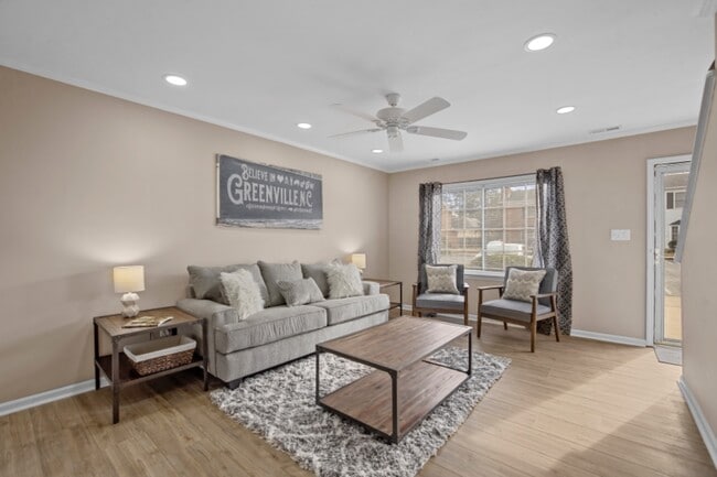 Photo - 102 David Dr