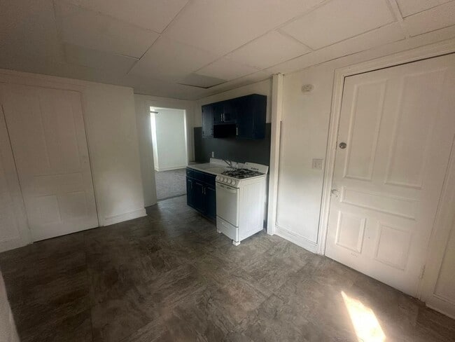 Building Photo - 632 Roosevelt Ave Unit 3 Rental