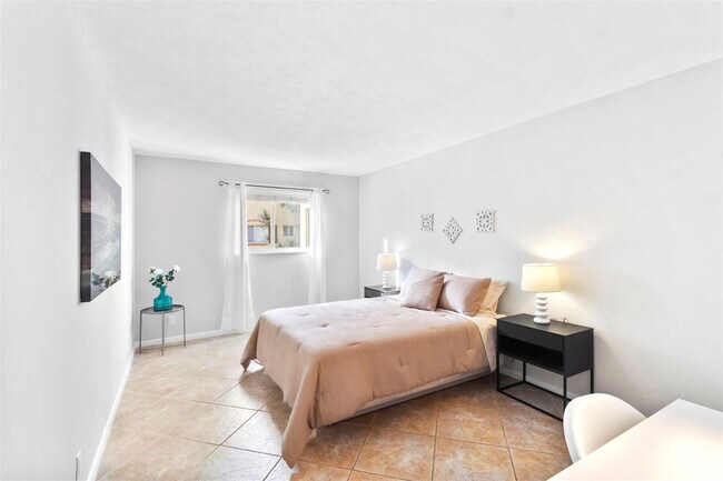 Photo - 251 S Cypress Rd Unidad 127