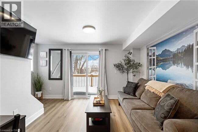 Photo - 4129 Acheson Ave Unité 7