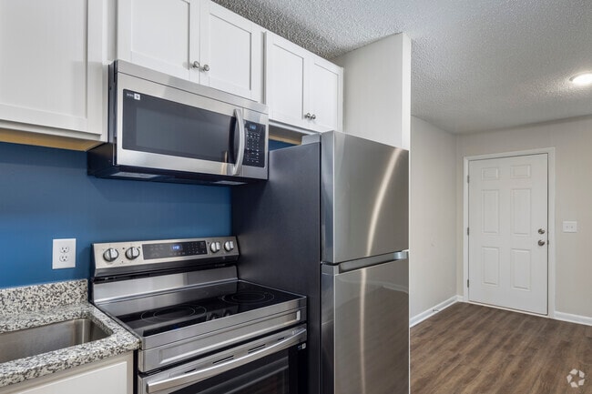 2 habitaciones, 1 baño - 740 pies cuadrados - Cocina - The Flats Off Main