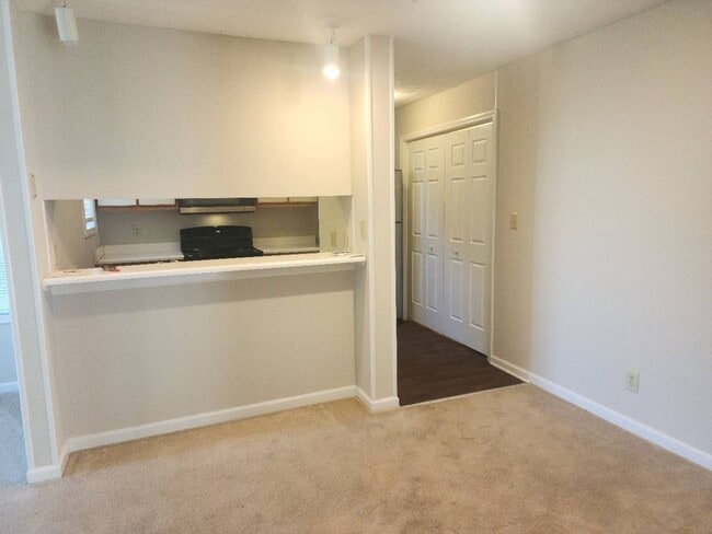 Photo - 300 Waterdown Dr