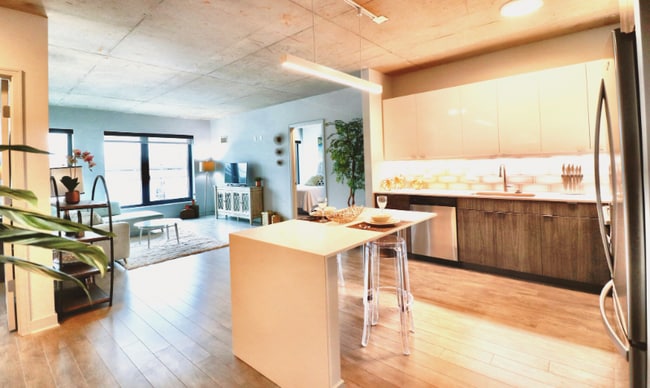 Photo - 1040 W Addison St