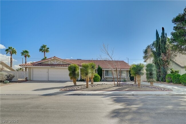 Building Photo - 6635 Costa Brava Rd Unit 0