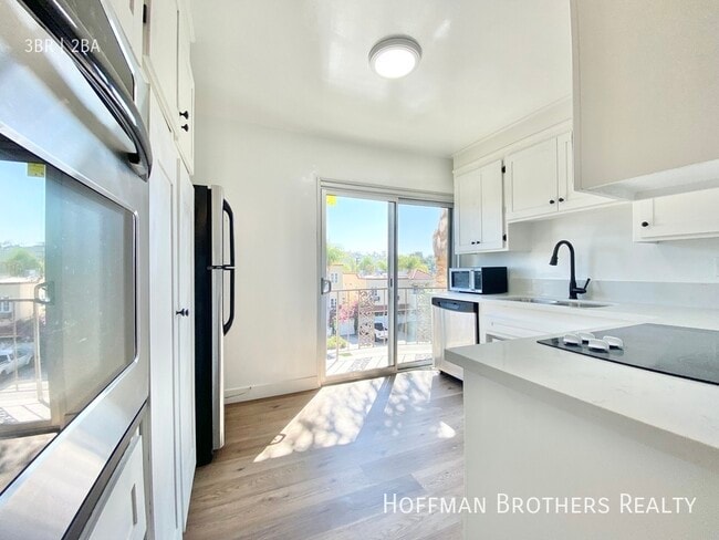 Photo - 919 N Alfred St Unidad 206