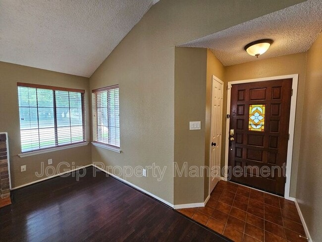 Photo - 602 Prairie Dell St
