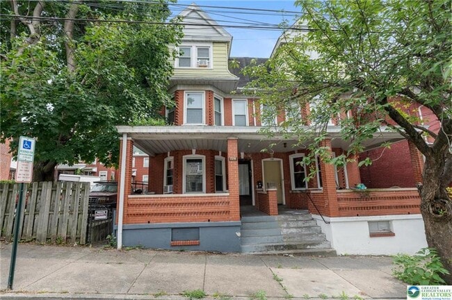 Photo - 728 E 6th St Unit 1