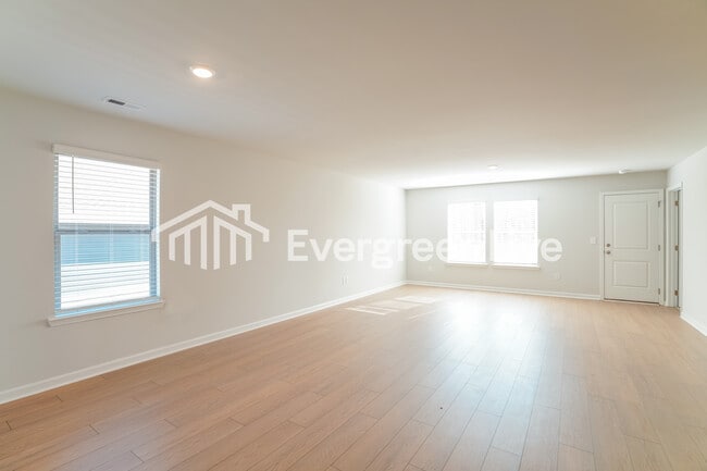 Photo - 22677 Dashwood Ln