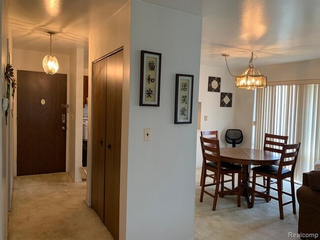 Photo - 22140 Dante St