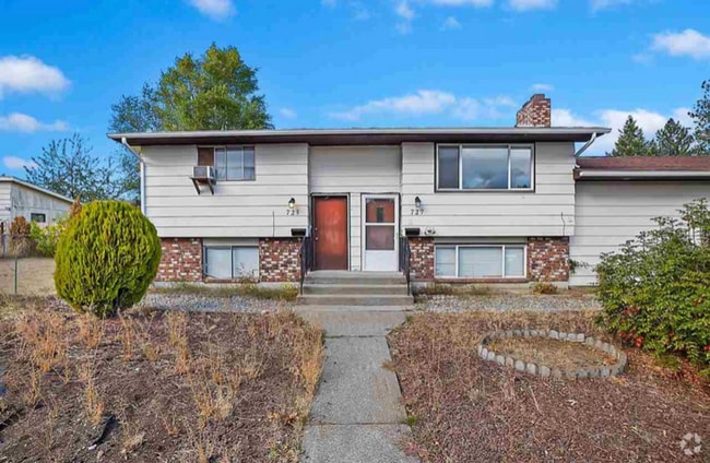 Building Photo - 727 E Olympic Ave Rental