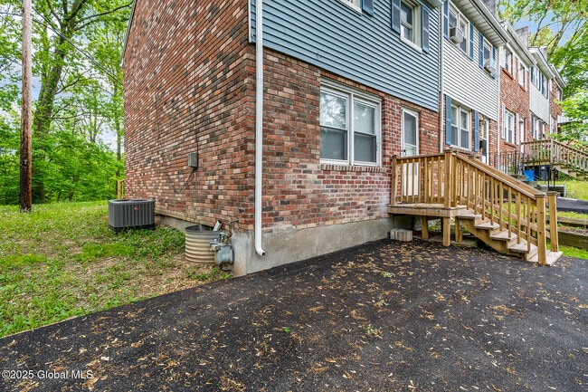 Photo - 98 Mt Hope Dr