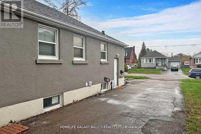 Photo - 136 Central Park Blvd N