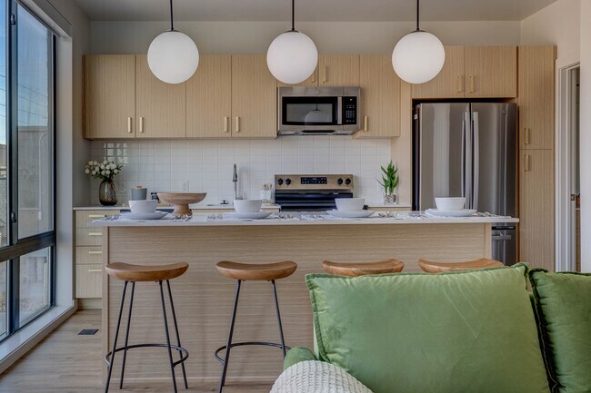 Building Photo - 330 Belhaven