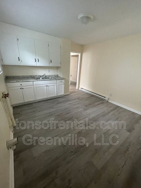 Photo - 691 Fairfax St