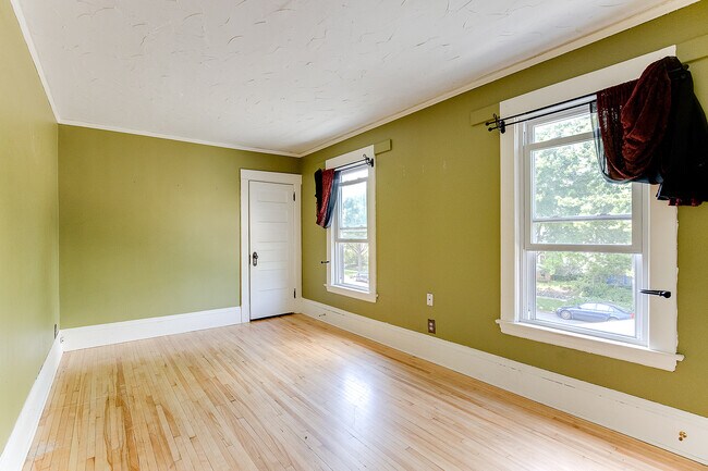 Photo - 1654 Van Buren Ave