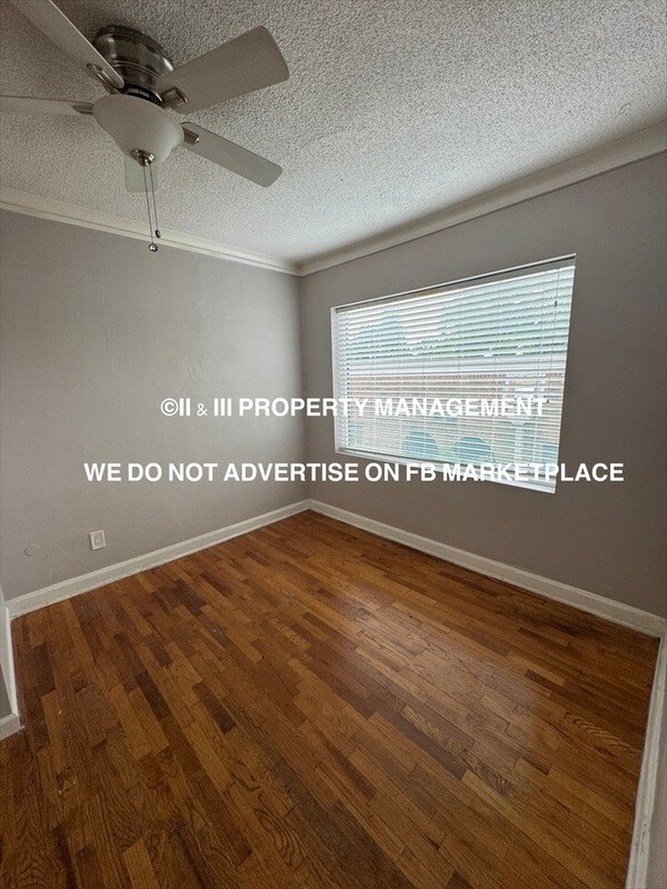4513 Roanoke Pkwy