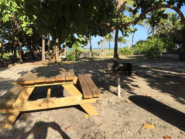 Photo - 8340 Crespi Blvd Unit 19