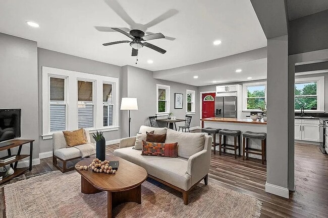 Photo - 5811 Bramble Ave