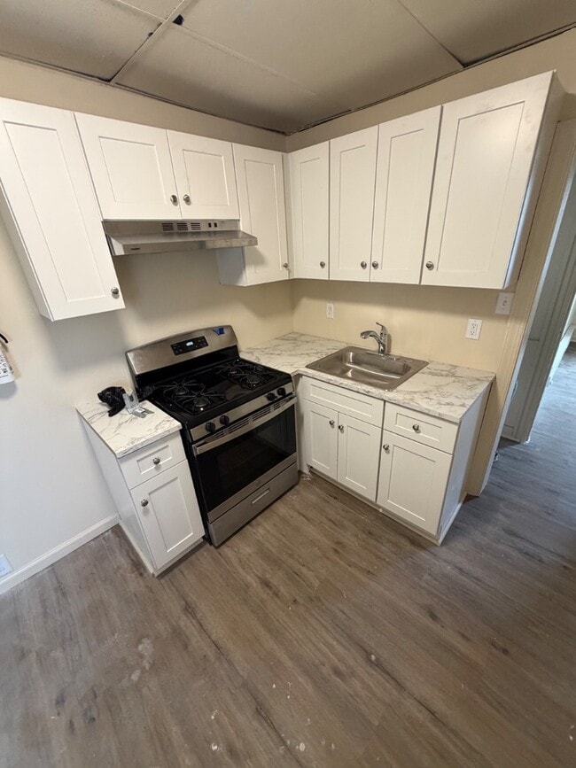 Photo - 1224 E 2nd St