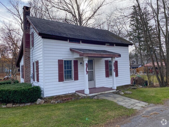 Building Photo - 85 Pine St Rental