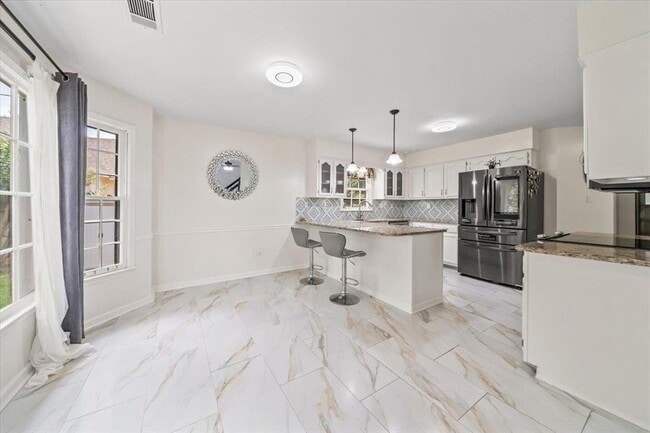 Photo - 8429 King William St