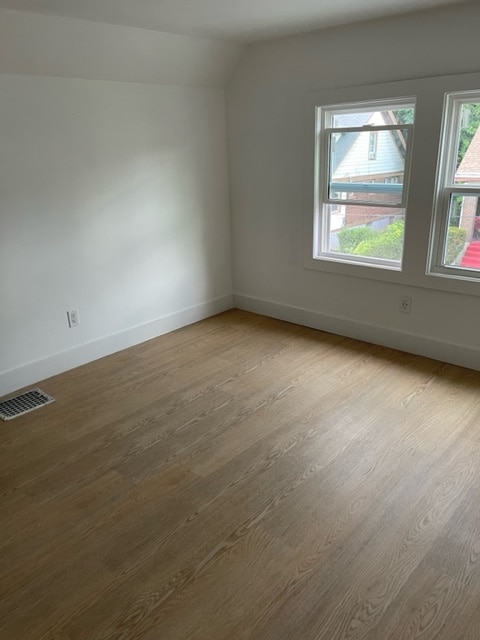 557 Maple Ave Unit 2