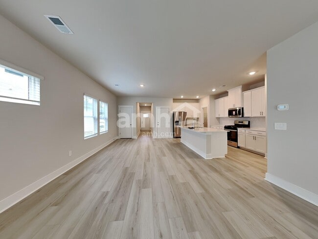 Photo - 536 Crowder Pl