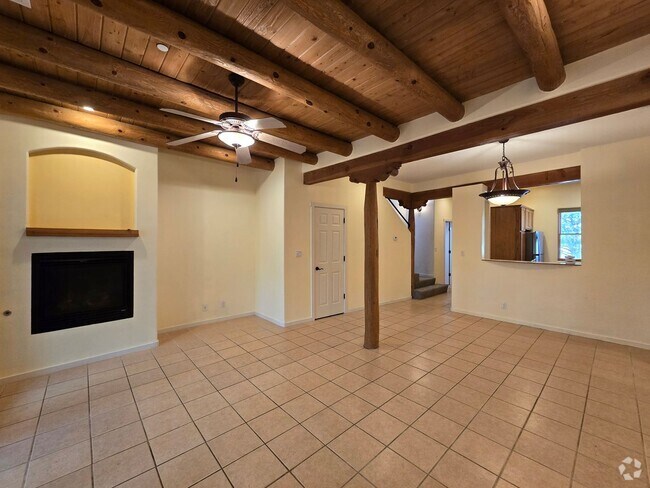 Building Photo - 601 W San Mateo Rd Rental