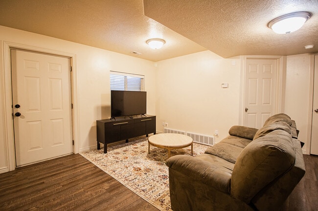 Photo - 352 W 13130 S Unidad Basement