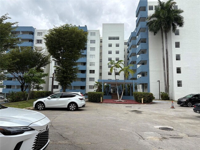 Photo - 5050 NW 7th St Unidad PH1