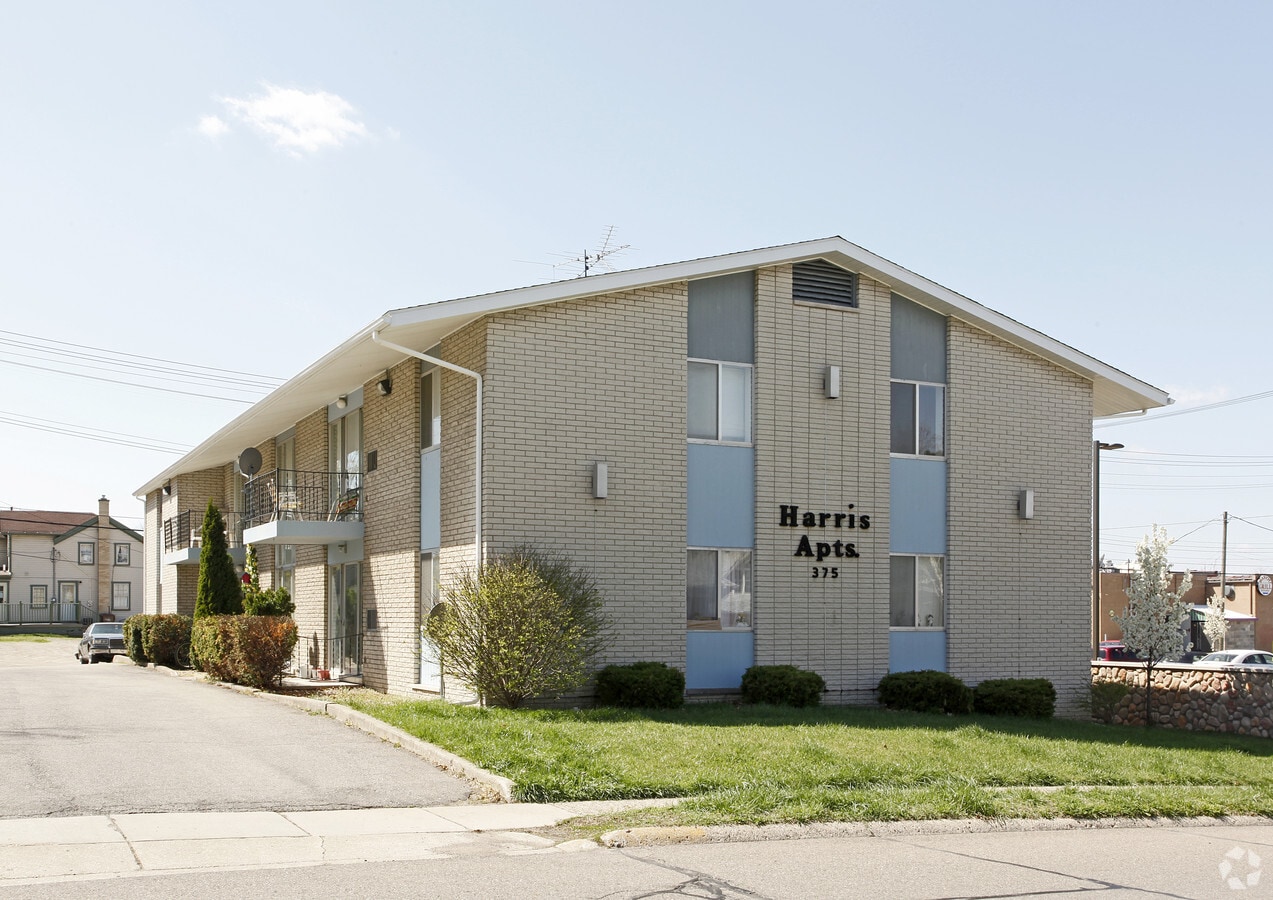 Harris Apartments - Harris Apartments