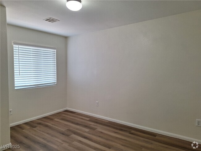 Building Photo - 11236 Tuscolana St Rental