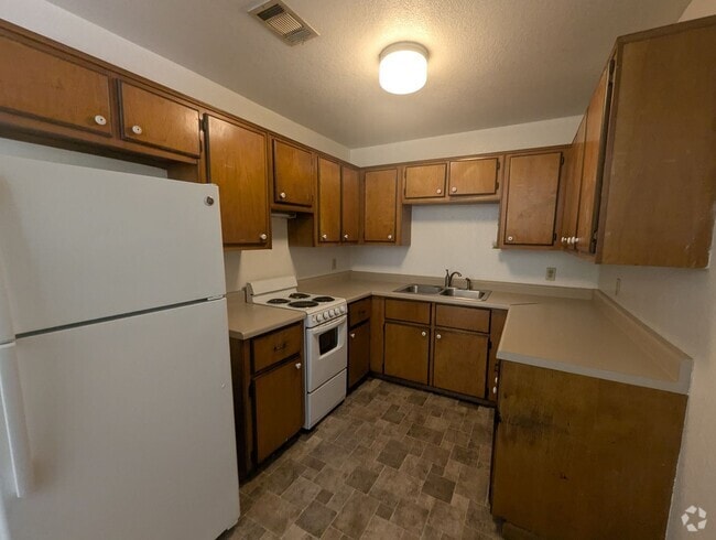 Building Photo - 2 Bed/1 Bath Apartment in Melbourne Unit 4